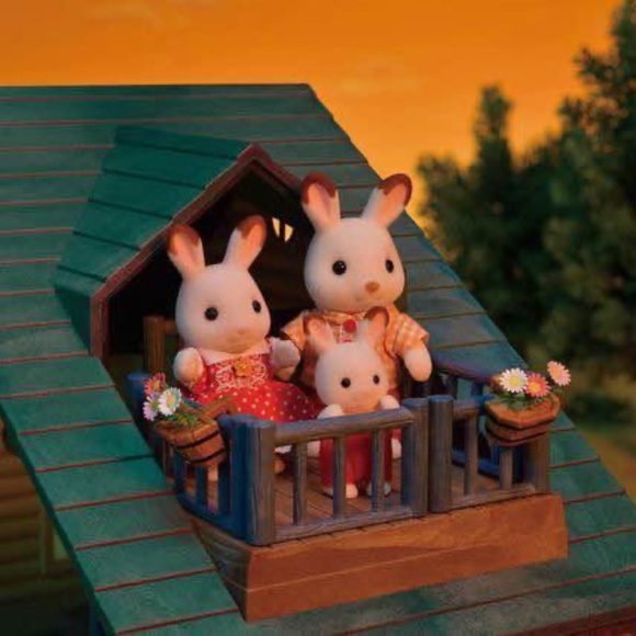 BRAND NEW sealed calico critters log cabin 17 pieces gift set includes 4 bunny - Picture 3 of 9